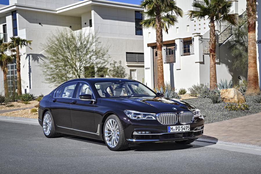  BMW M760Li xDrive V12 Excellence (G12) 2017 года  (WW) (фото 17 из 40)
